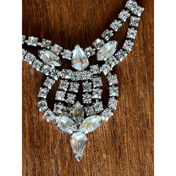Vintage Rhinestone Bib Necklace With Statement Pendant 7" Drop Elegant Design - Picture 2 of 10
